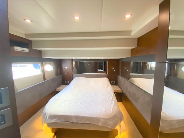2013 ABSOLUTE 53 STY
