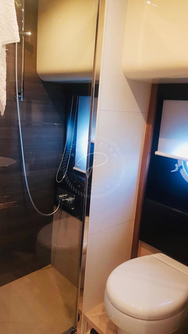 2017 ABSOLUTE NAVETTA 52
