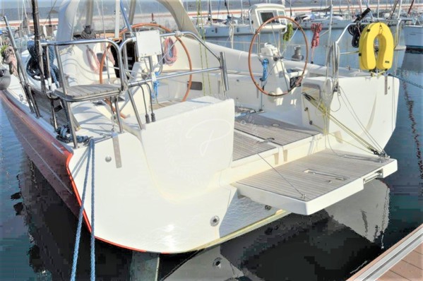 2011 AZUREE 40