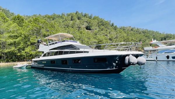 2017 LEOMAR 62