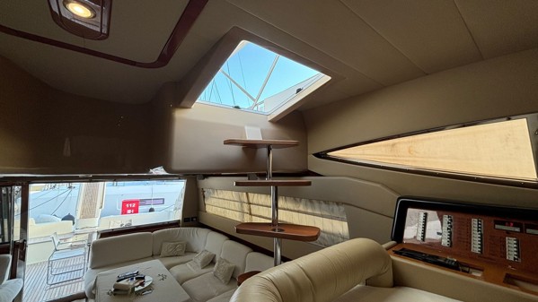 2004 FERRETTI YACHTS 590
