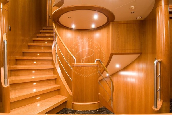 2007 | 2017 BENETTI VISION 145