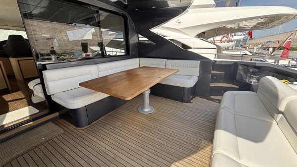 2012 PERSHING 72