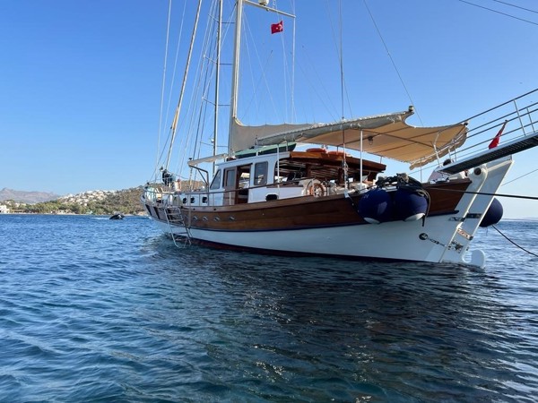 2011 TIRHANDIL CUSTOM 20 M WOODEN