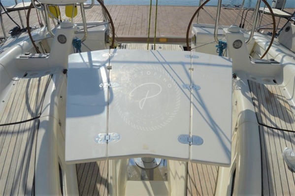 2011 AZUREE 40