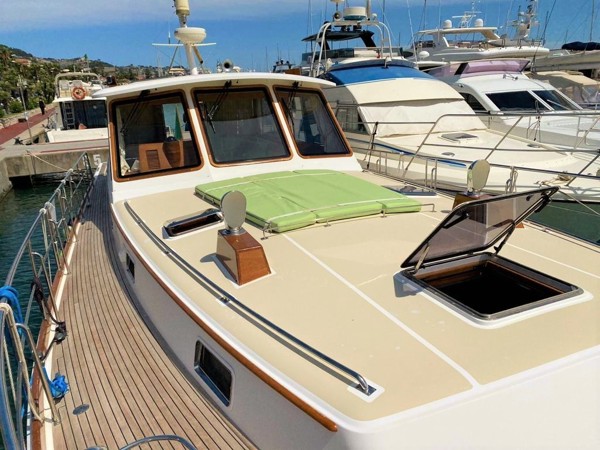 2004 GRAND BANKS EASTBAY 54 SX