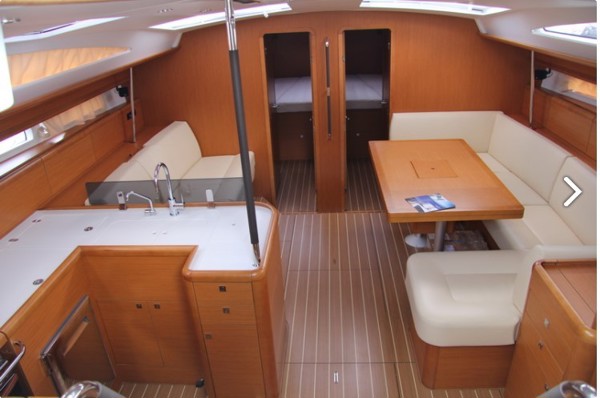 2011 JEANNEAU 53