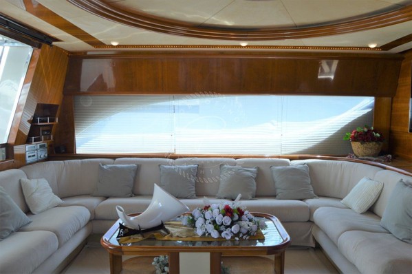 2001 FERRETTI YACHTS 80