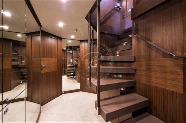 2012 | 2016 FERRETTI CUSTOMLINE 100