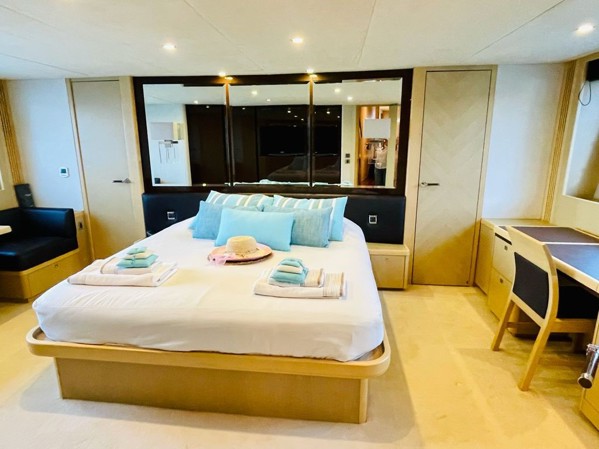 2010 PRINCESS 85