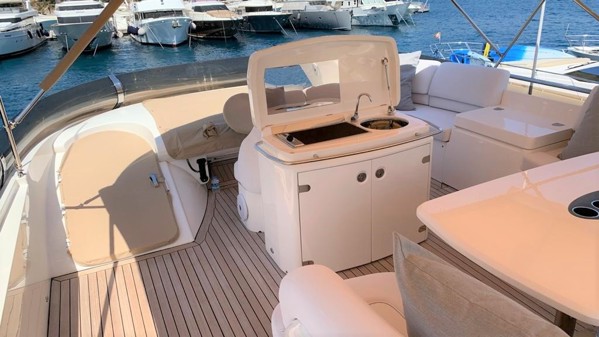 2007 PRINCESS 21M