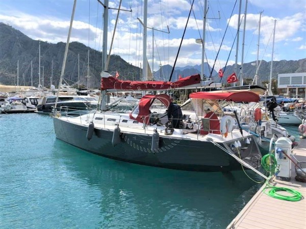 2005 BENETEAU FIRST 40.7