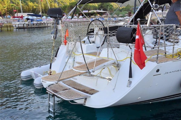 2012 JEANNEAU 53