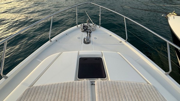 2004 FERRETTI YACHTS 590