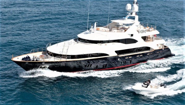 2007 | 2017 BENETTI VISION 145