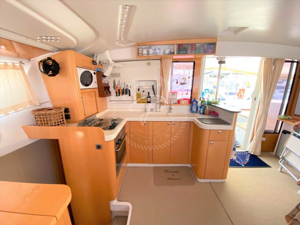 2008 FOUNTAINE PAJOT ORANA 44