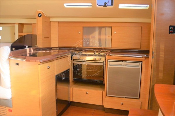 2011 AZUREE 40