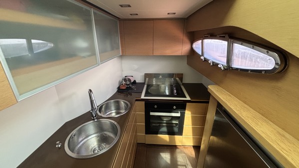 2012 PERSHING 72