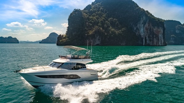 2021 PRESTIGE 420 FLY