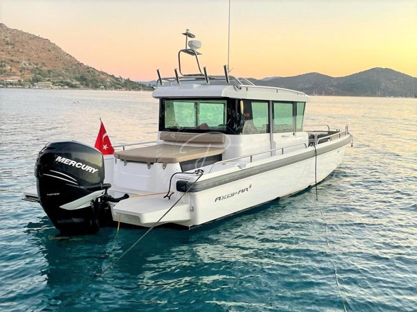 2018 AXOPAR 28 AC