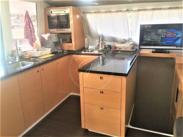 2013 FOUNTAINE PAJOT HELIA 44