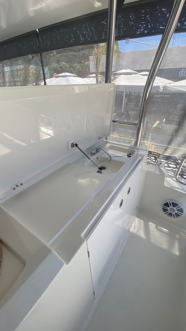 2025 BENETEAU SWIFT TRAWLER 48