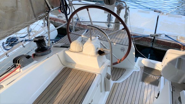 2012 JEANNEAU SUN ODYSSEY 44 DS