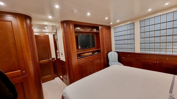 2011 BENETTI SAIL DIVISION 82