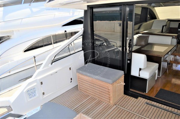2012 FAIRLINE TARGA 58