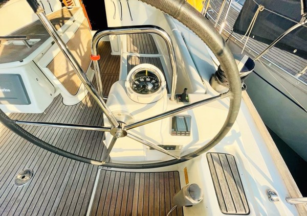 2010 BENETEAU OCEANIS 40 