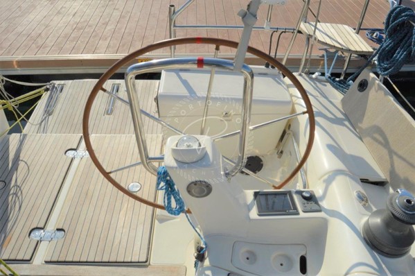 2011 AZUREE 40