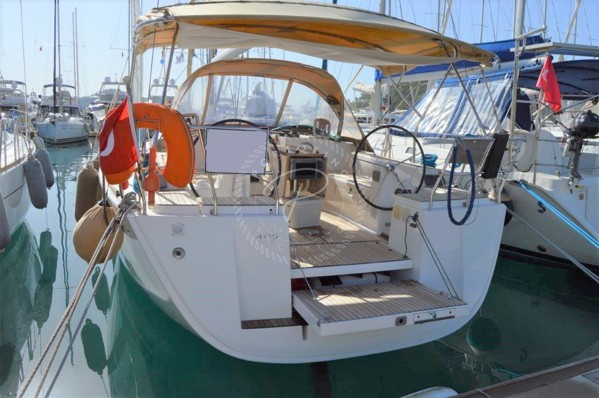 2011 DUFOUR 405 GRAND LARGE
