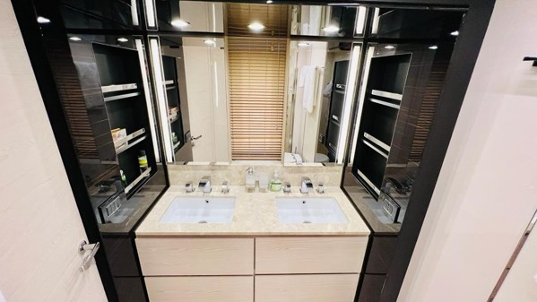 2017 AZIMUT 72 FLY