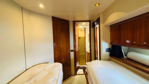2000 SUNSEEKER MANHATTAN 64