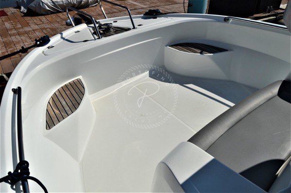 2014 BENETEAU BARRACUDA 9