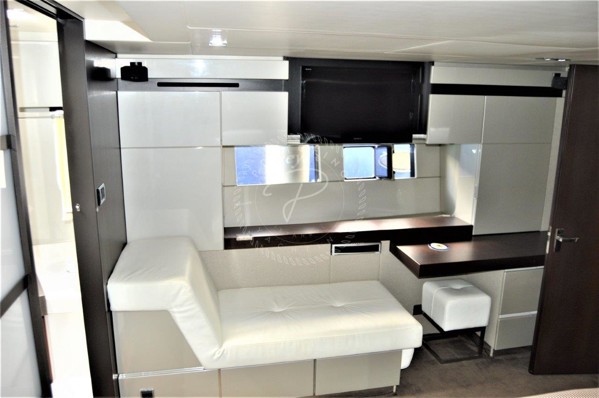2012 FAIRLINE TARGA 58