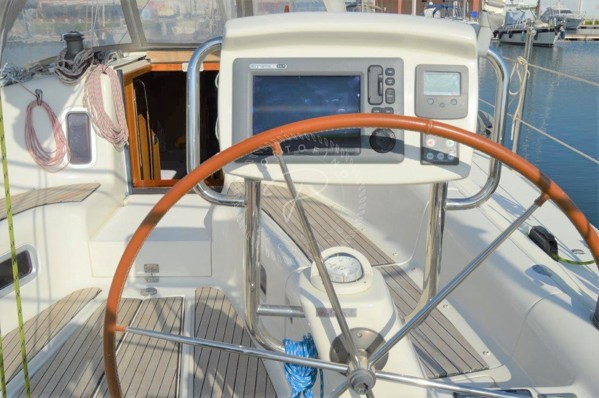 2011 AZUREE 40