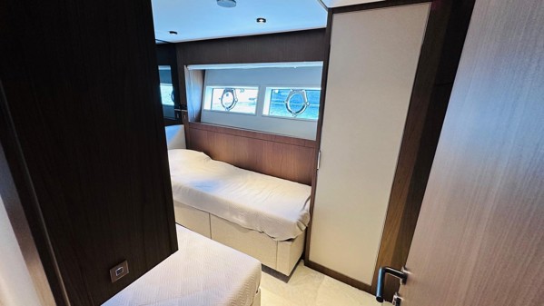 2022 FERRETTI 780