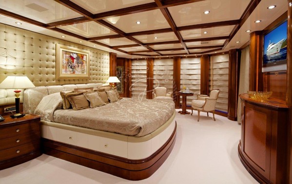 2006/2013 MONDOMARINE CUSTOM 49M