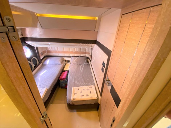 2012 AZIMUT 64 FLY