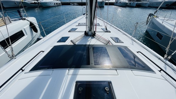 2021 DUFOUR 530