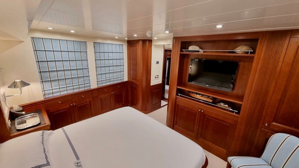 2011 BENETTI SAIL DIVISION 82
