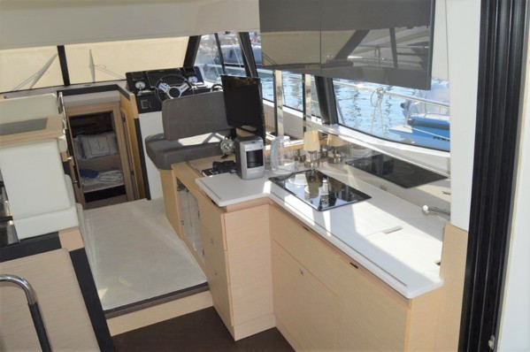 2017 PRESTIGE 420 FLY