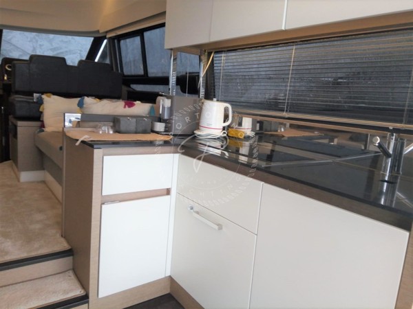 2018 PRESTIGE 460 FLY