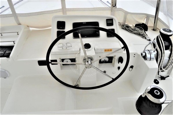 2013 LAGOON 450 F