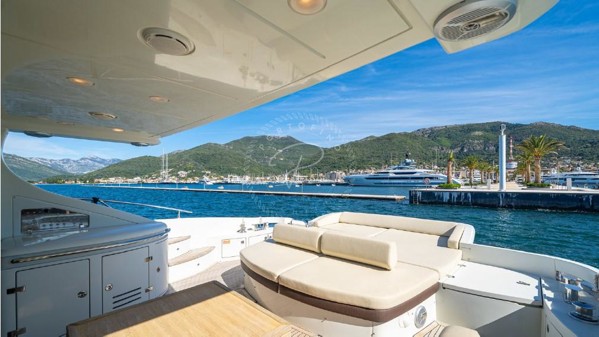2009 AZIMUT 68S