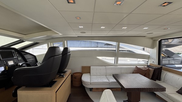 2012 PERSHING 72