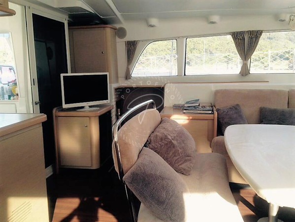 2010 LAGOON 440