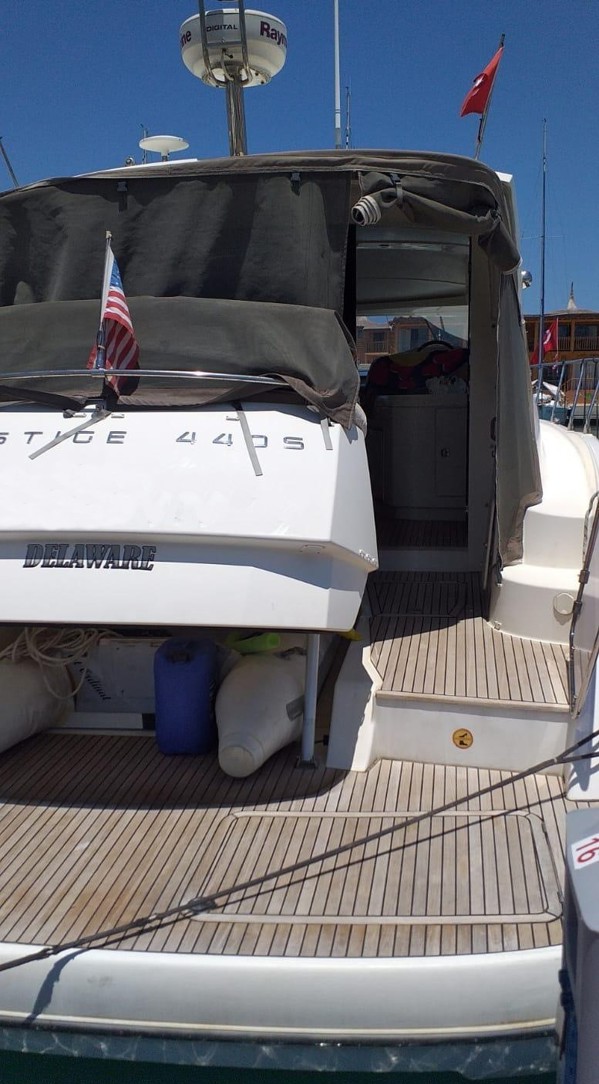 2012 PRESTIGE 440 S