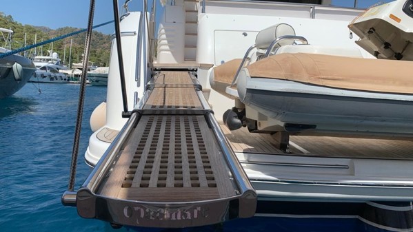 2007 PRINCESS 21M